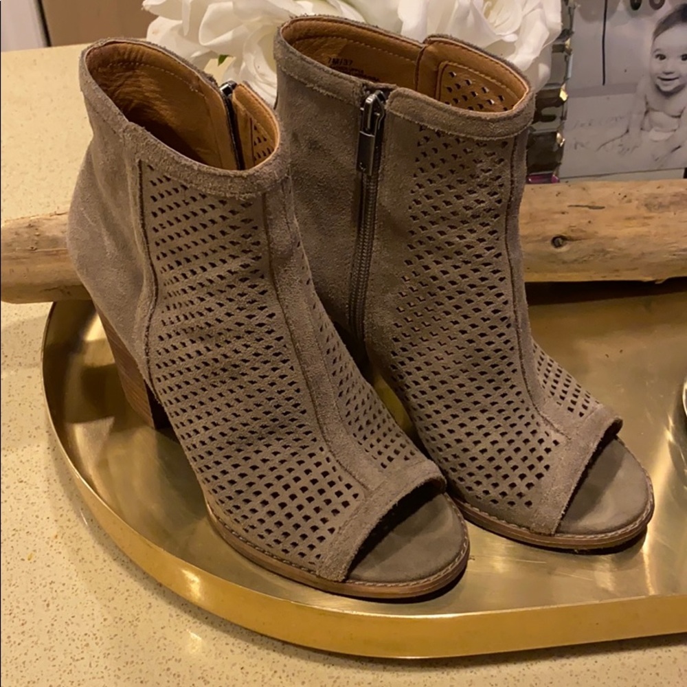 Lucky Brand heeled high top booties